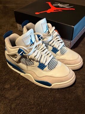 Jordan 4 Military Blue OG 2024